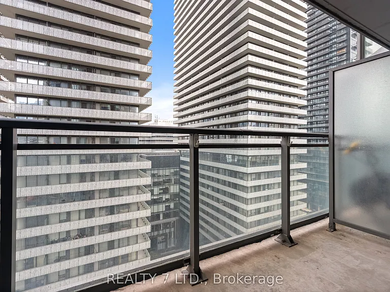 45 Charles St E #1808 — Photo 22