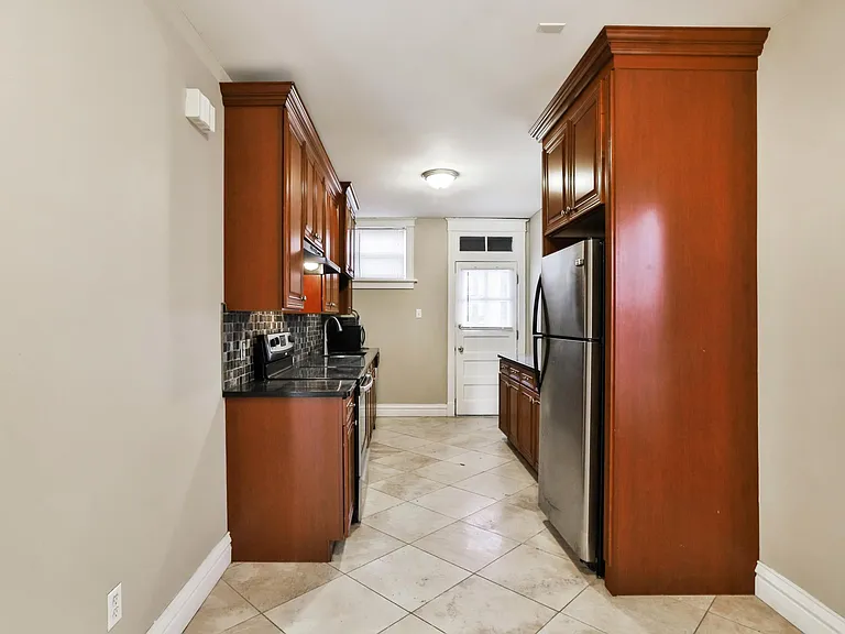 727 Leland Ave #1 — Photo 5