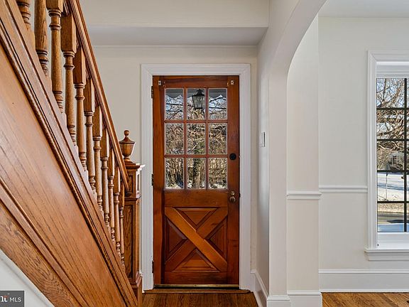 3rd image of 208 S Pennell Rd