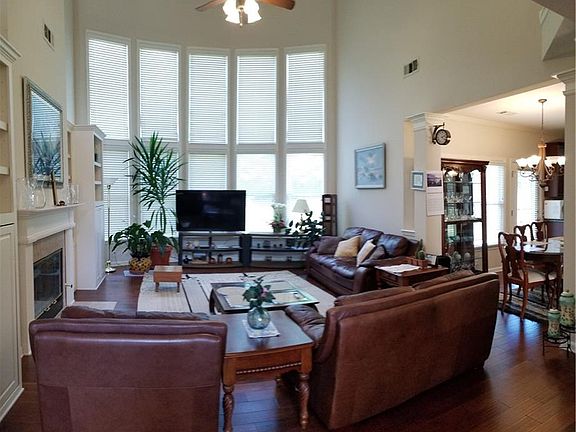 4th image of 2257 Huntcrest Way