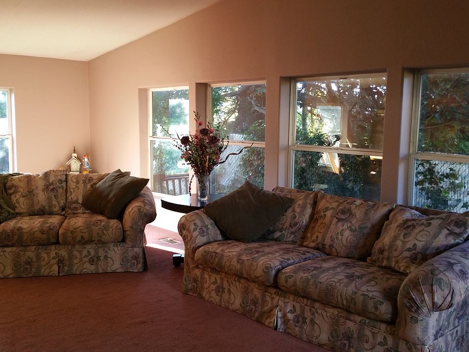 1st image of 2880 NE 45th St