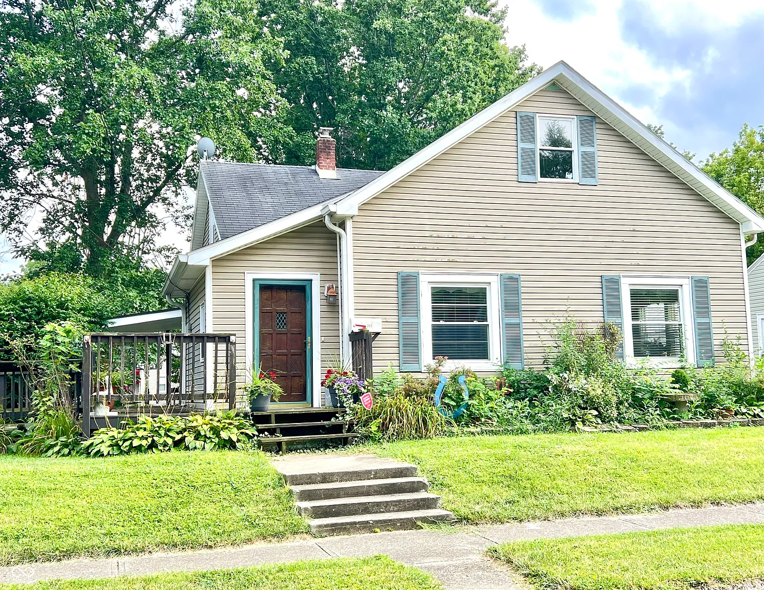 253 W 5th St photo 1