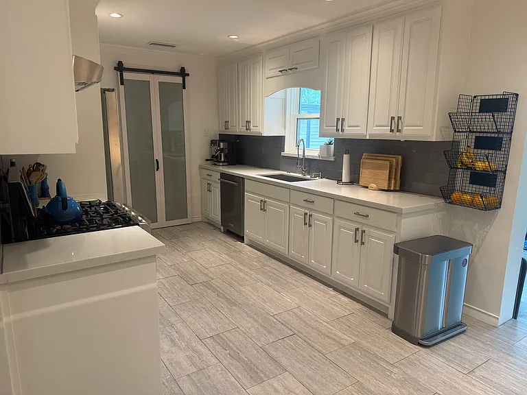 3609 Waldorf Dr — Photo 7