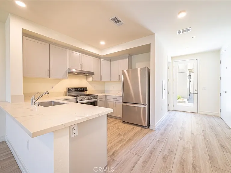 180 S New Ave #5 — Photo 15
