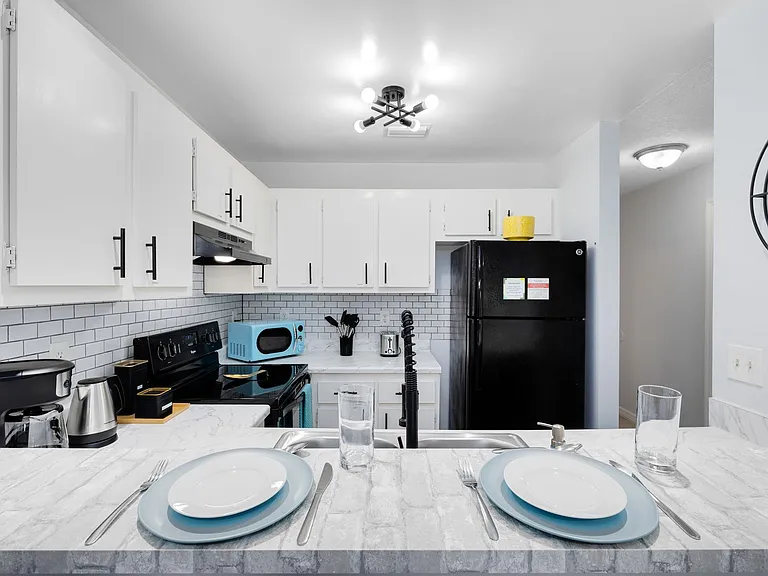 Oasis - 3165 South St. — Photo 86