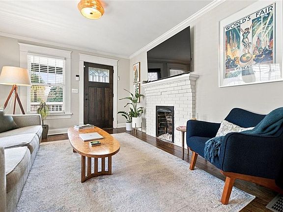 5th image of 379 Patterson Ave SE