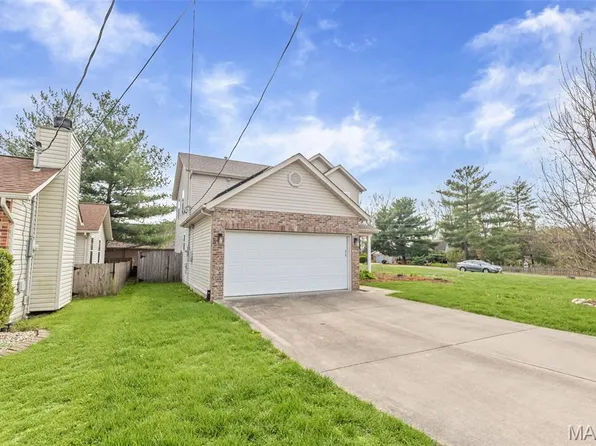 216 W Harrison St, Millstadt, IL 62260