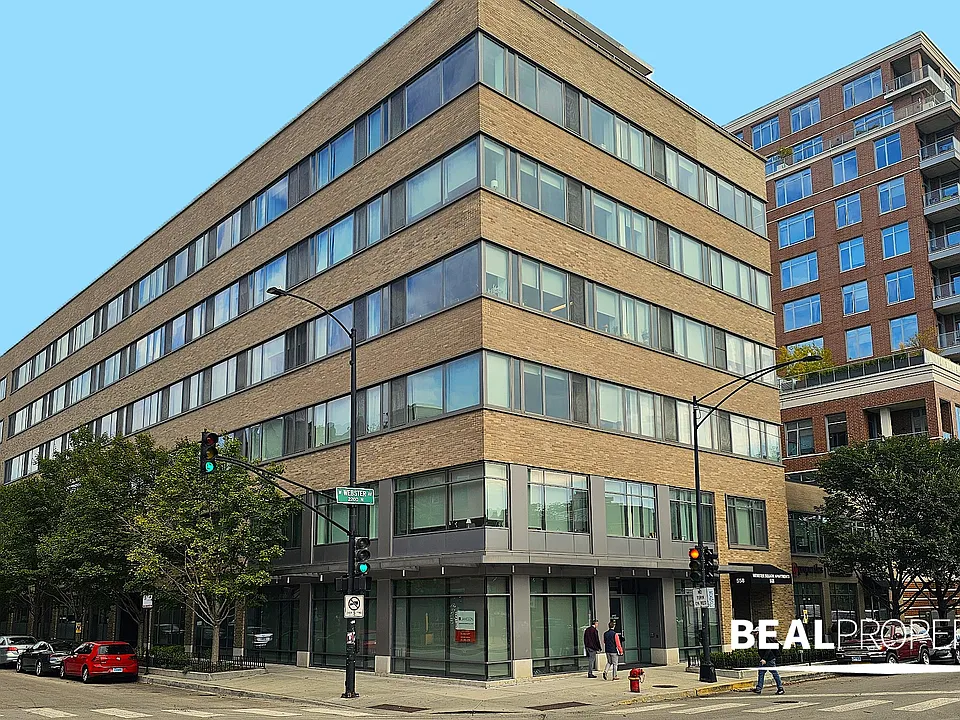558 W Webster