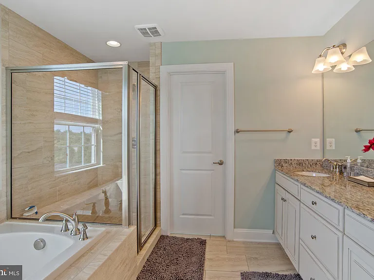14202 Bentley Park Dr — Photo 28