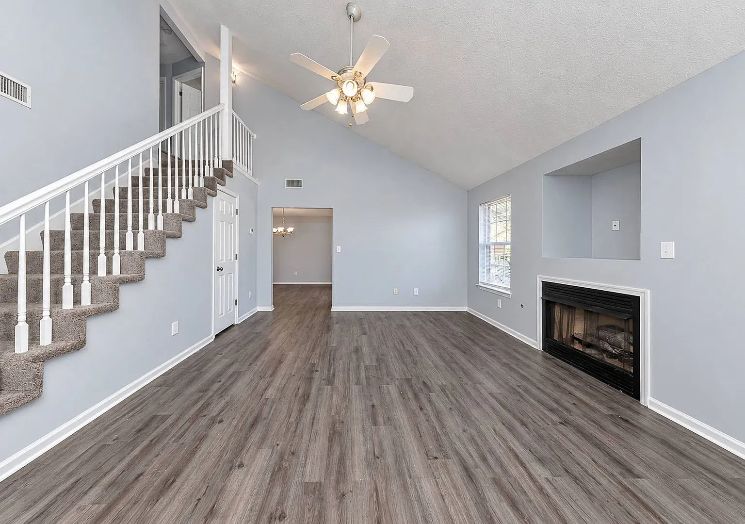 2 bed condo close to Williamsburg — Photo 3