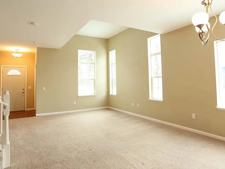 22258 Lilac Ct — Photo 3