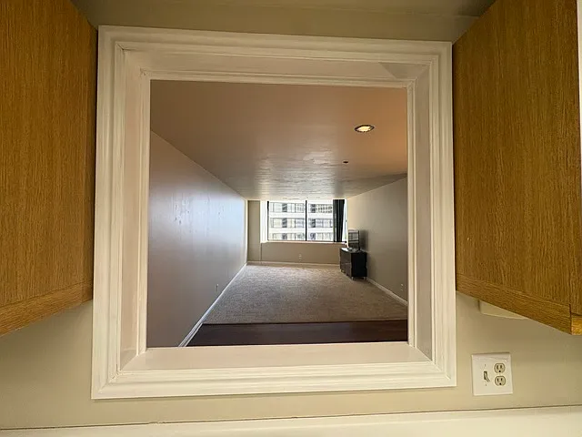 48 W Broadway — Photo 4