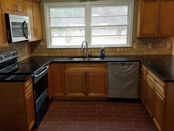 3rd image of 167 Mimosa Dr