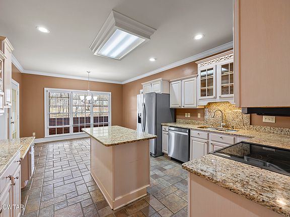 5th image of 25 Oak Ridge Dr