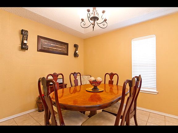 3rd image of 2727 Ashley Dr