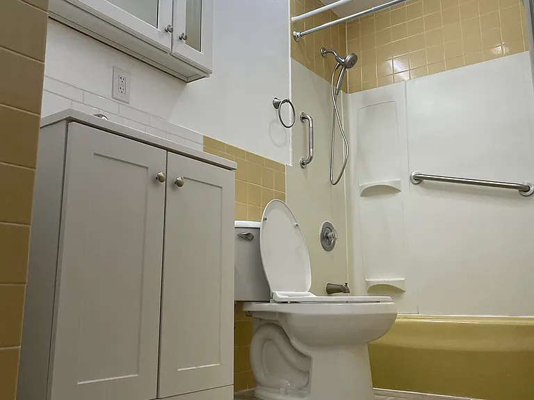 12 Williamsburg Ct #12 — Photo 11