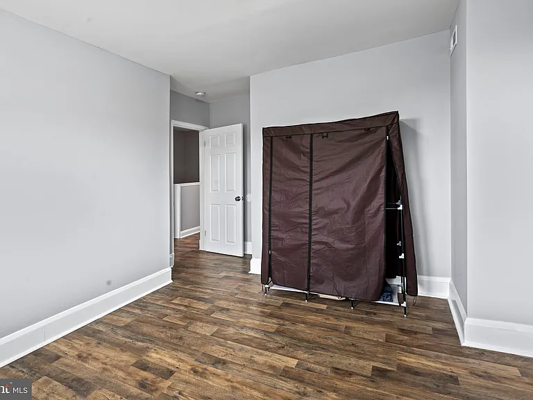 1015 Lyndhurst St — Photo 17