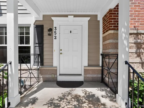 352 W Grand River Ave #3, East Lansing, MI 48823