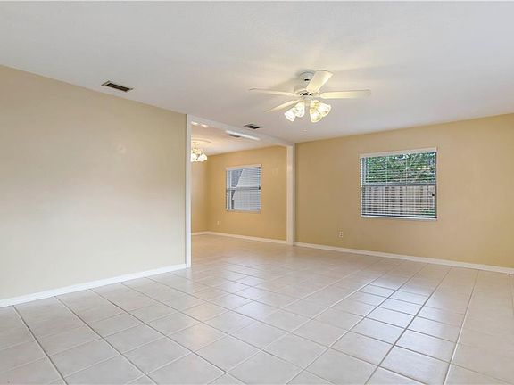 5th image of 5825 Woodbine Dr