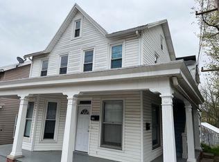 33 N 9th St #B, Akron, PA 17501