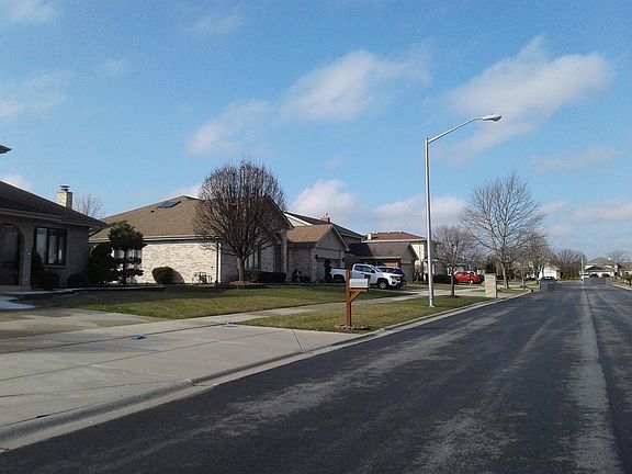 5th image of 7513 Claremont Dr