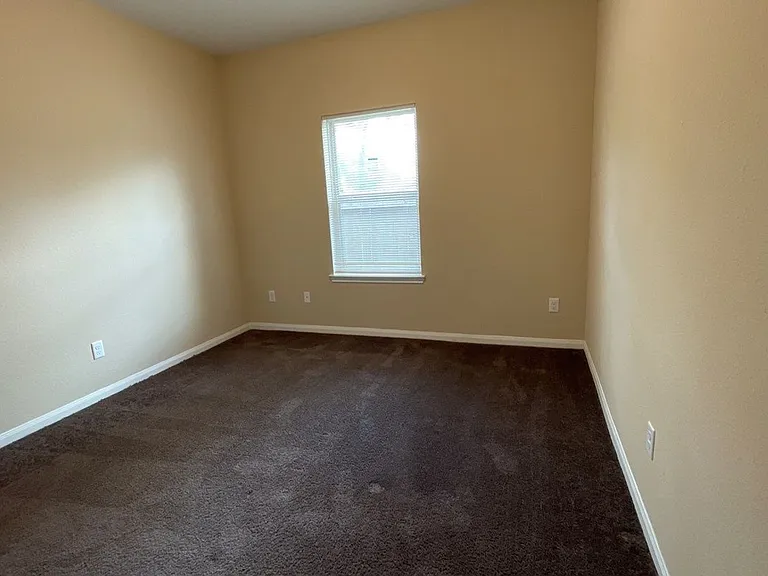 8017 Charlesmont St — Photo 11