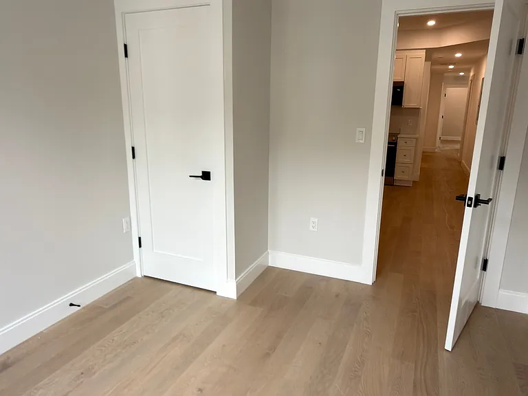 34 Orkney Rd #2D — Photo 8
