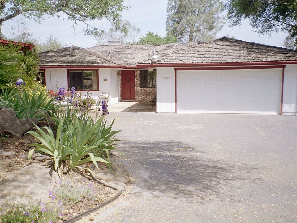 1st image of 41925 Lilley Mountain Dr