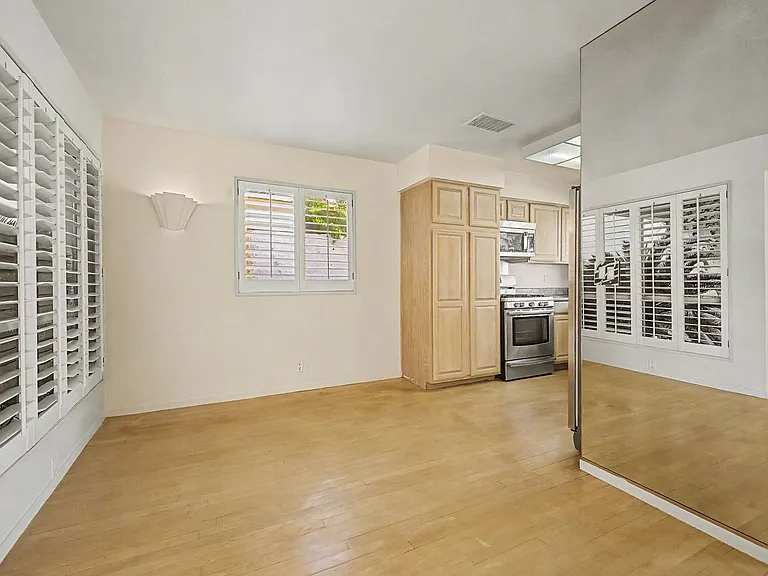 3159 Bel Air Dr — Photo 8