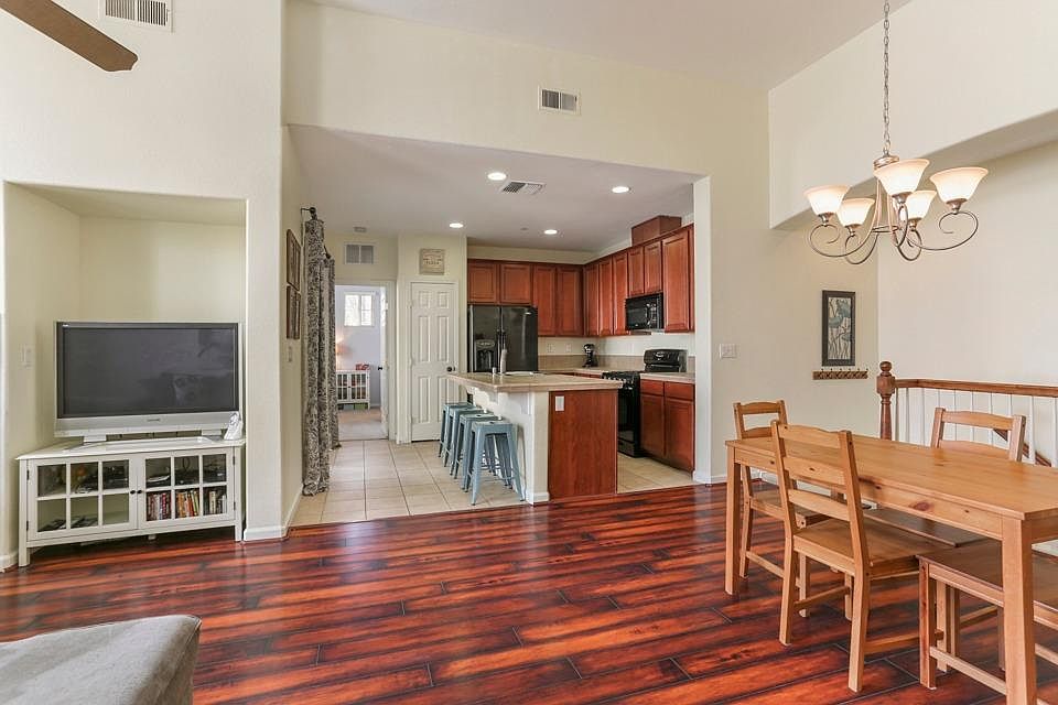 1st image of 3080 Sierra View Cir Unit 1
