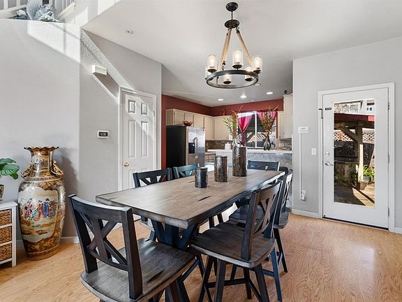 4th image of 2358 Wicket Avenue