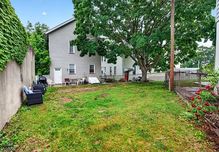 319 Paterson Ave — Photo 13