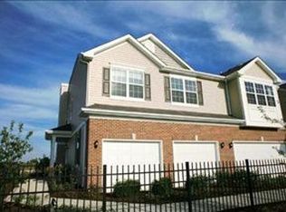 1016 Como Cir, Hampshire, IL 60140