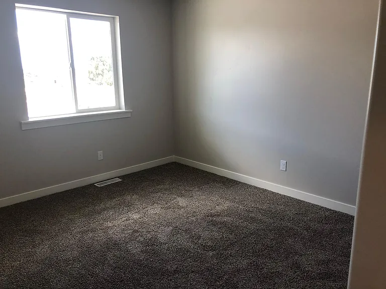 809 S 1710 E — Photo 16