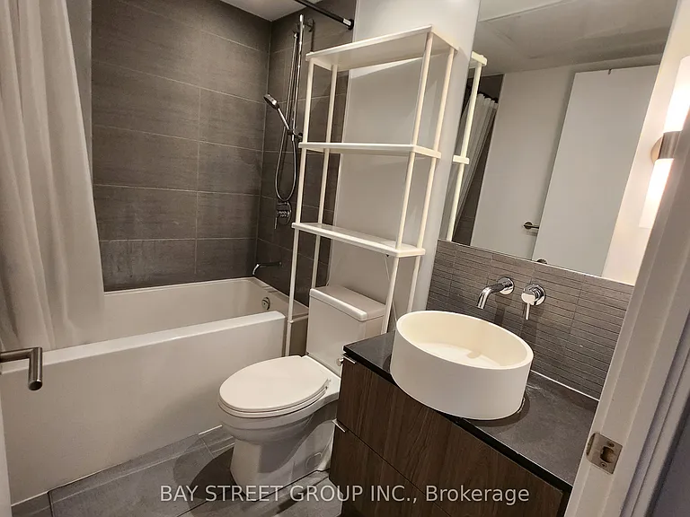 161 Roehampton Ave #3303 — Photo 13