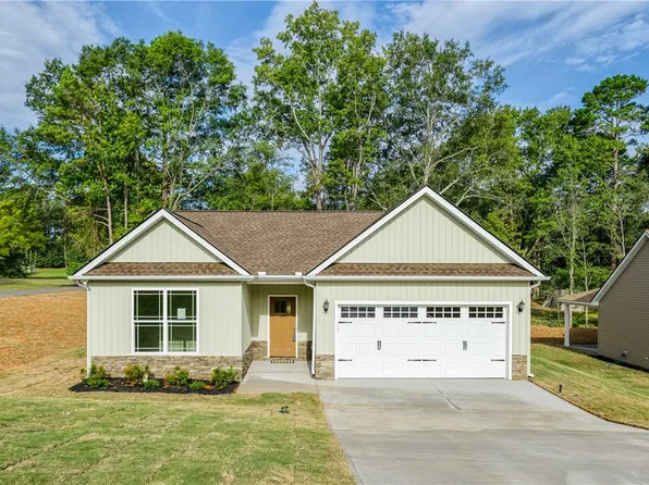 184 Hunter Dr, Belton, SC 29627