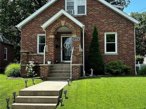 618 Olive St, Highland, IL 62249