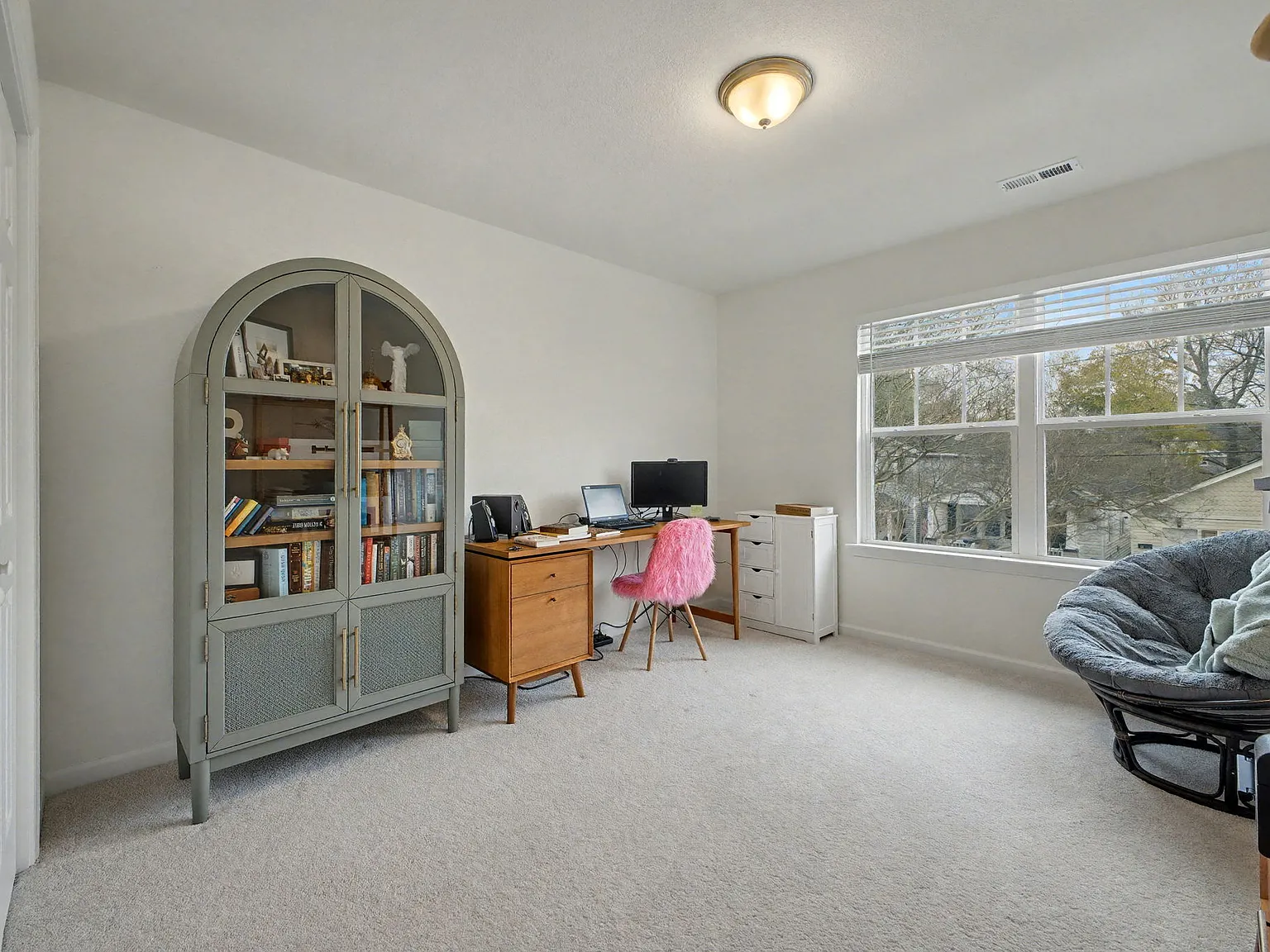 3026 Peronne Ave - 1 — Photo 3