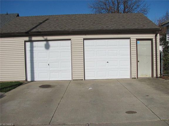 1.5 car garage
