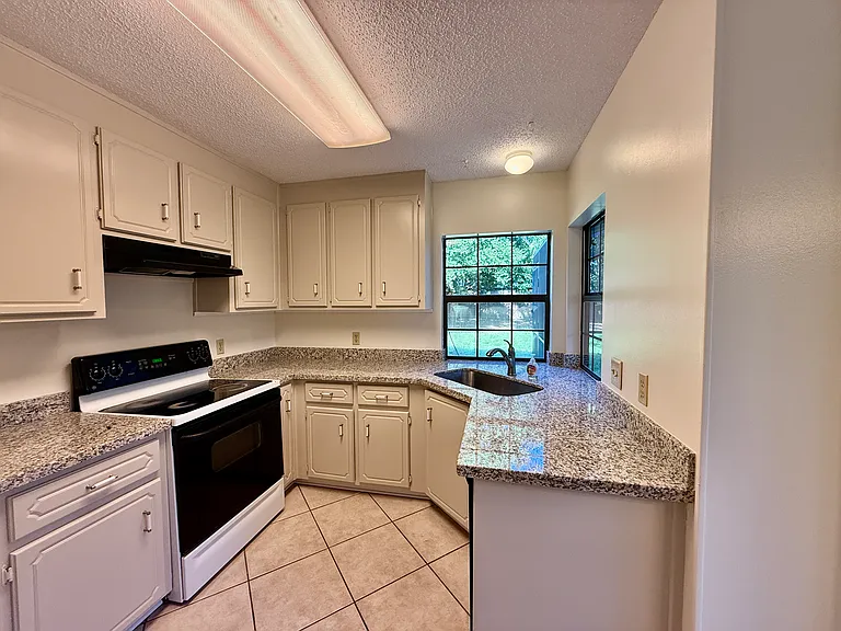 1516 Portside Dr — Photo 5