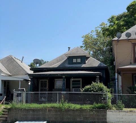2nd image of 913 Kansas Ave