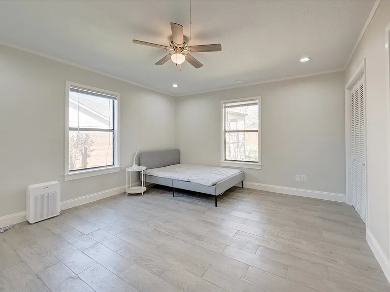 304 Oak Dr — Photo 10
