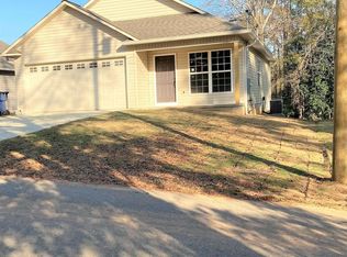 393 Almon St, Heflin, AL 36264