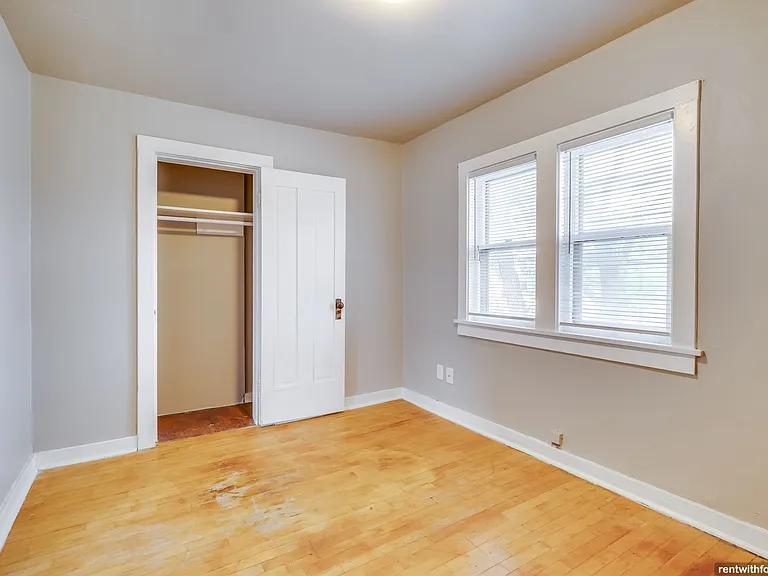 210 - 212 Doty St — Photo 10