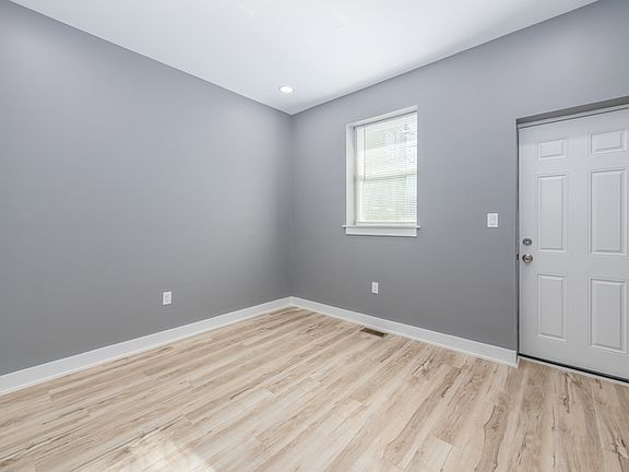 2nd image of 1422 Jackson St Floor 1