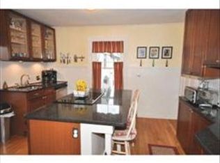 16 Cottage Pl UNIT 16, Newton, MA 02465