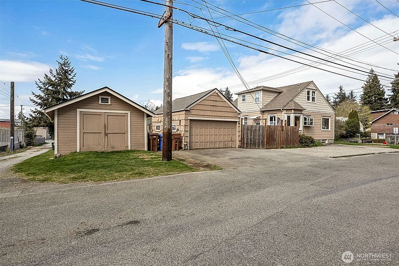 3rd image of 5002 6th Avenue