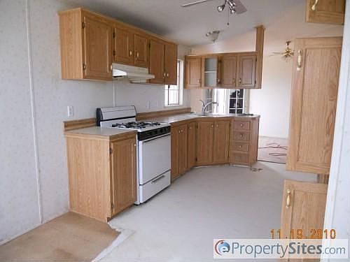 4th image of 5483 N Lake Shore Dr