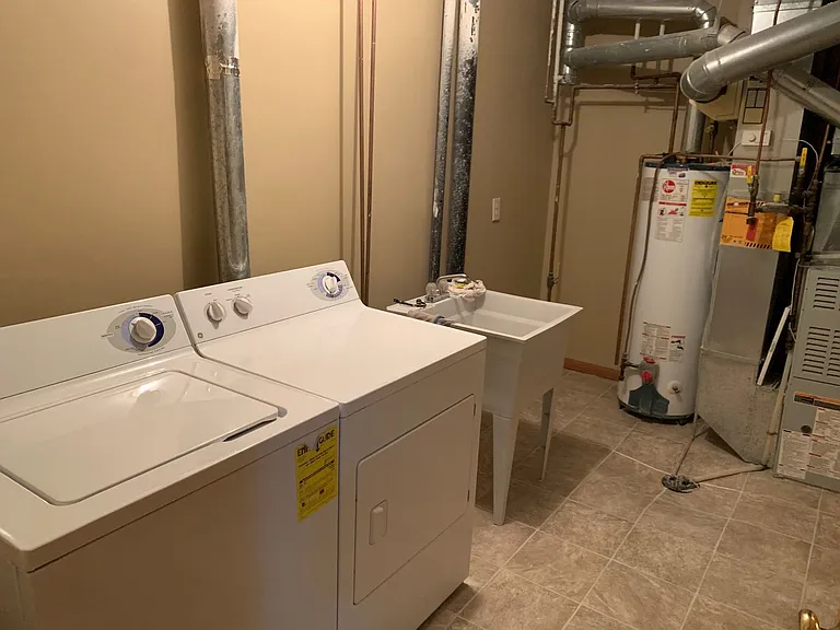 6824 Meadow Grass Ln S — Photo 15