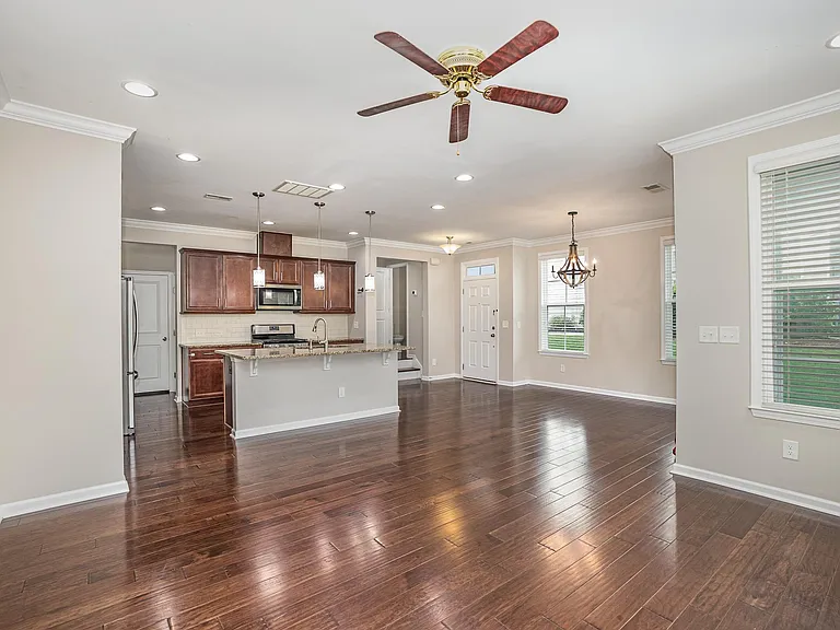 836 New Derby Ln — Photo 9